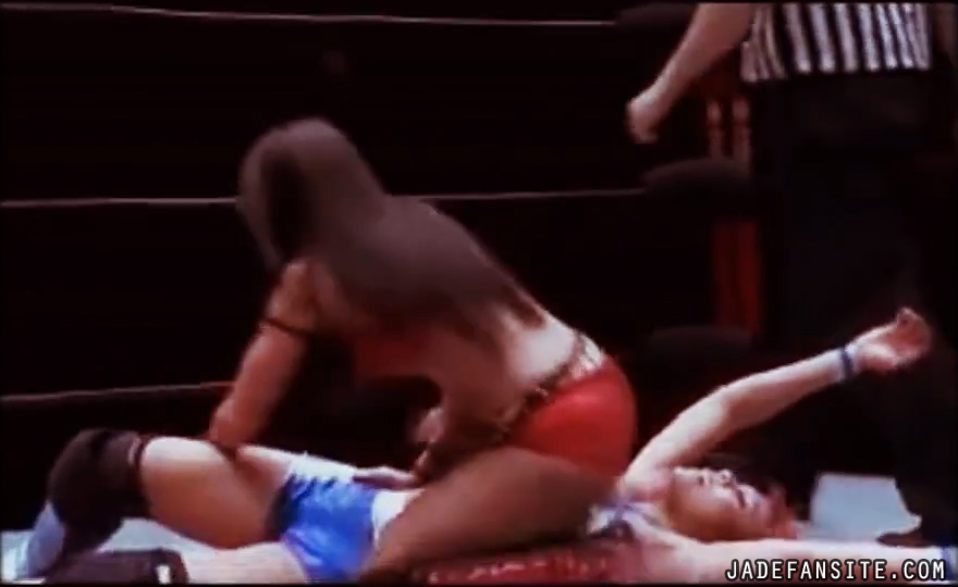 MiavsIvelisse_Still1104.jpg MiavsIvelisse_Still1104.jpg