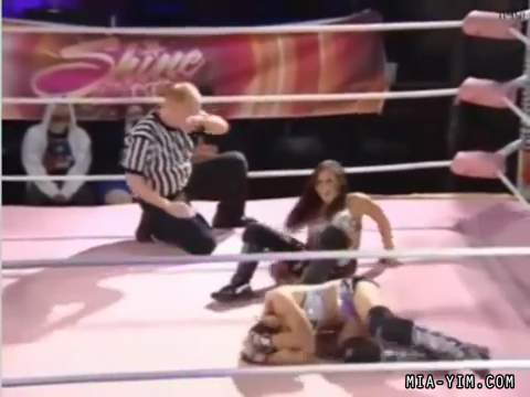 MiavsIvelisse_Still1469~0.jpg