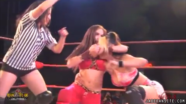 MiavsIvelisse_Still200~0.jpg MiavsIvelisse_Still200~0.jpg