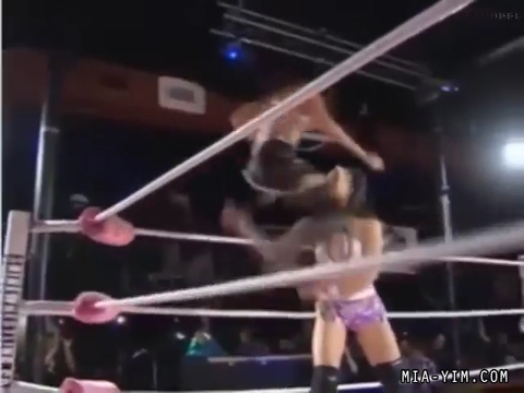 MiavsIvelisse_Still295~1.jpg