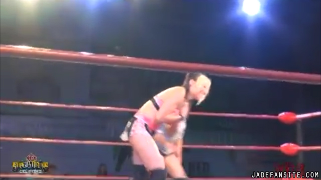 MiavsIvelisse_Still540~0.jpg MiavsIvelisse_Still540~0.jpg