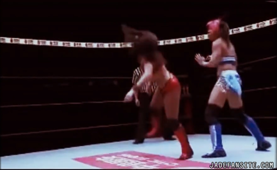 MiavsIvelisse_Still852.jpg MiavsIvelisse_Still852.jpg