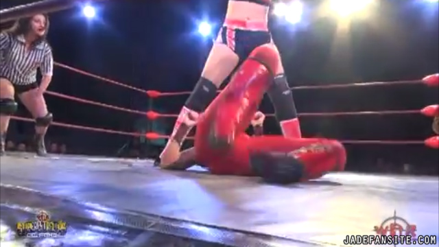 MiavsIvelisse_Still931~0.jpg MiavsIvelisse_Still931~0.jpg