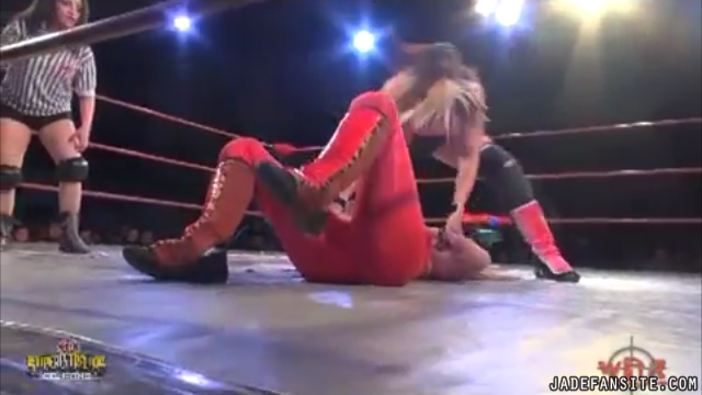 MiavsIvelisse_Still934~0.jpg MiavsIvelisse_Still934~0.jpg