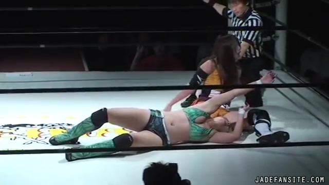 MiavsMatsumoto_Still1365~0.jpg