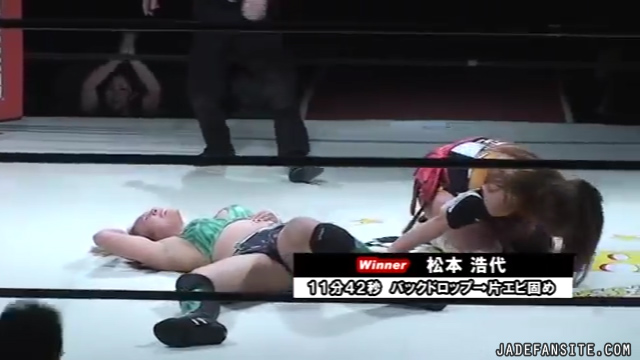MiavsMatsumoto_Still1696~0.jpg