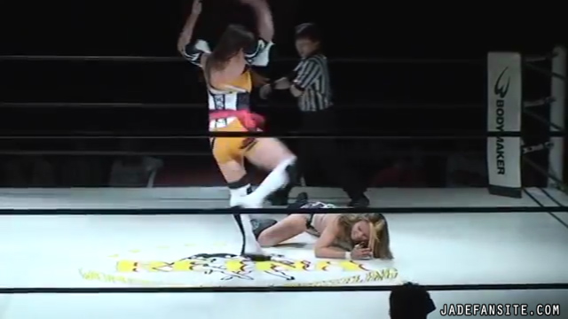 MiavsMatsumoto_Still594~0.jpg