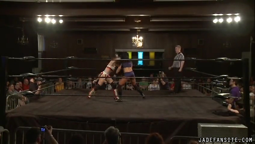 MiavsMelissa_Still1046.jpg MiavsMelissa_Still1046.jpg