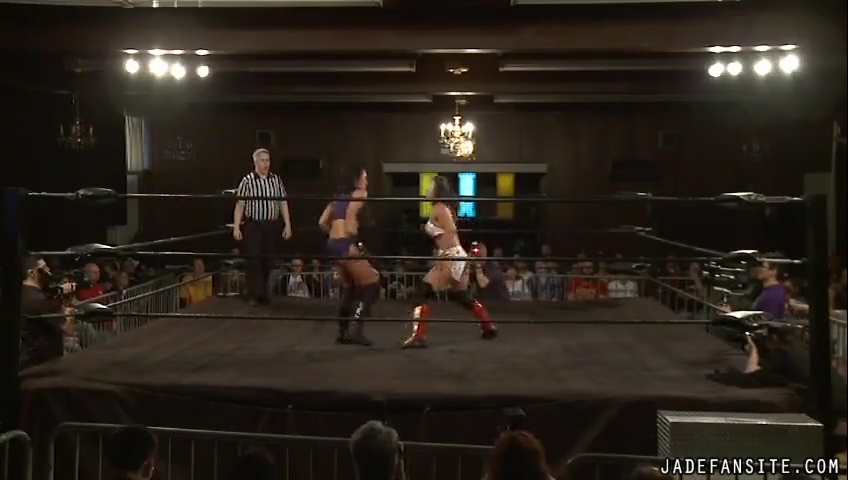 MiavsMelissa_Still1348.jpg MiavsMelissa_Still1348.jpg