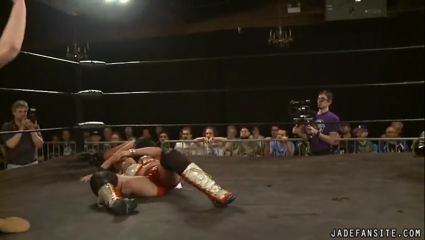 MiavsMelissa_Still1368.jpg MiavsMelissa_Still1368.jpg