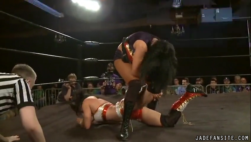 MiavsMelissa_Still1552.jpg MiavsMelissa_Still1552.jpg