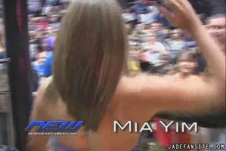 MiavsMickie_Still015~0.jpg