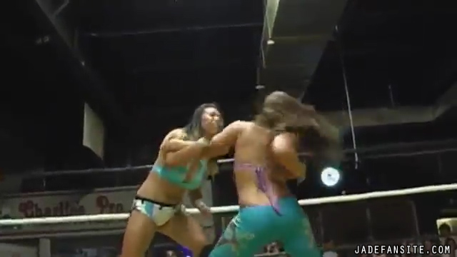 MiavsMickie_Still1092.jpg MiavsMickie_Still1092.jpg