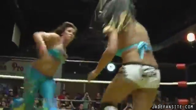 MiavsMickie_Still1122.jpg MiavsMickie_Still1122.jpg