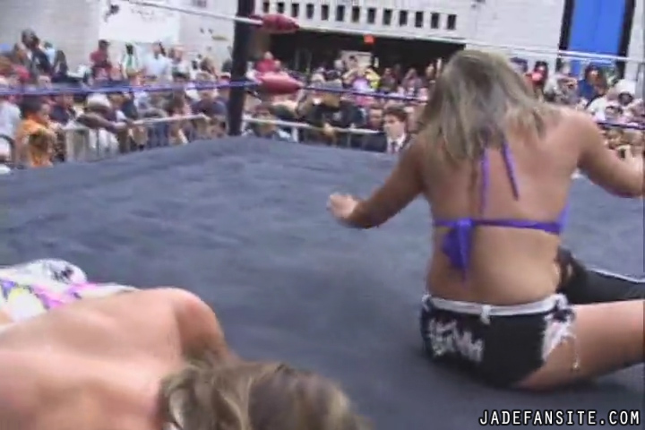 MiavsMickie_Still1147~0.jpg MiavsMickie_Still1147~0.jpg