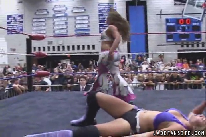 MiavsMickie_Still1296~0.jpg MiavsMickie_Still1296~0.jpg