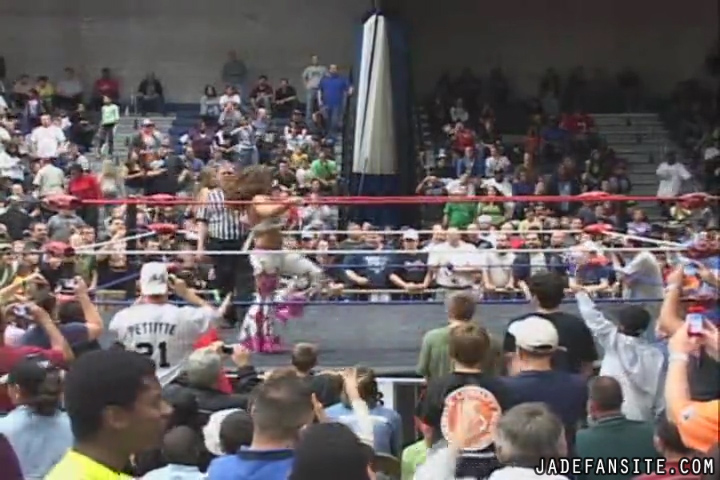 MiavsMickie_Still133~0.jpg MiavsMickie_Still133~0.jpg