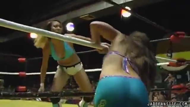 MiavsMickie_Still586.jpg MiavsMickie_Still586.jpg