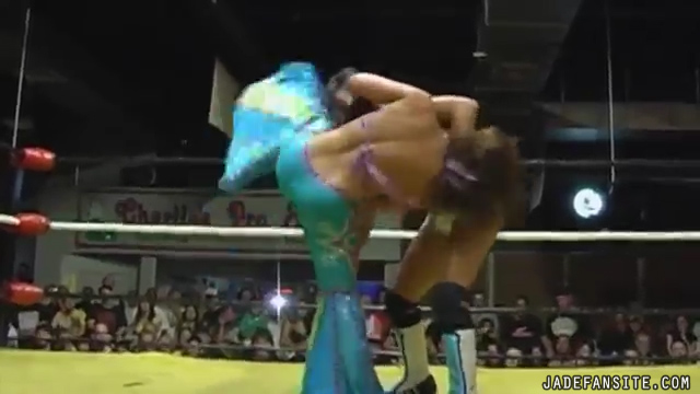 MiavsMickie_Still902.jpg MiavsMickie_Still902.jpg