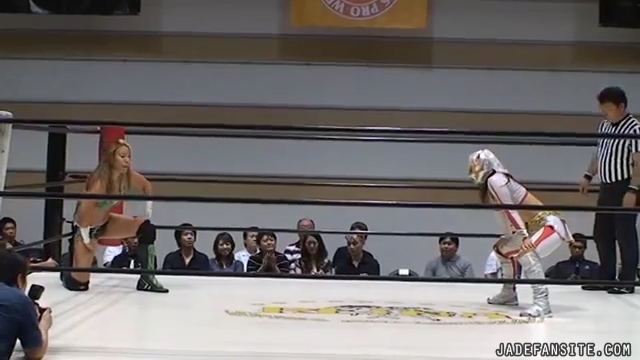 MiavsRay_Still274.jpg MiavsRay_Still274.jpg