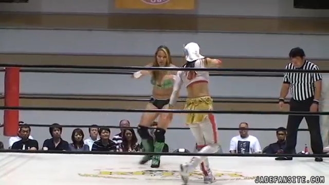 MiavsRay_Still308.jpg MiavsRay_Still308.jpg