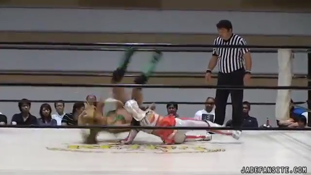 MiavsRay_Still325.jpg MiavsRay_Still325.jpg