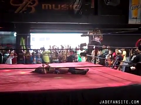 MiavsRosa_Still1048.jpg MiavsRosa_Still1048.jpg