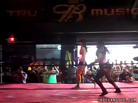 MiavsRosa_Still666.jpg MiavsRosa_Still666.jpg