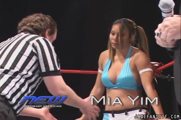 MiavsRoxxi_Still129.jpg