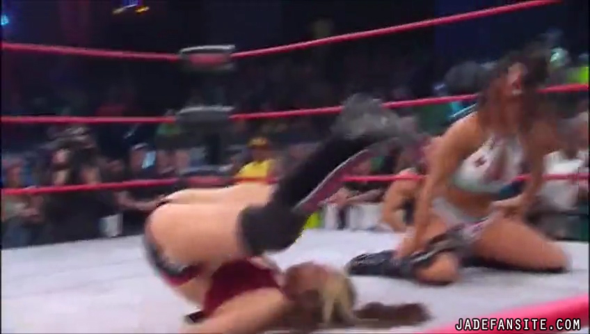 MiavsTara_Still437.jpg MiavsTara_Still437.jpg