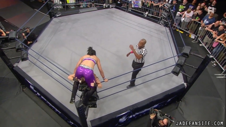 Click to view full size image
==============
Jade20161015_Still844.jpg Jade20161015_Still844.jpg