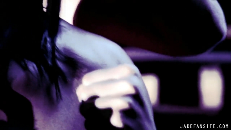 Click to view full size image
==============
Jade20161117_Still389.jpg Jade20161117_Still389.jpg