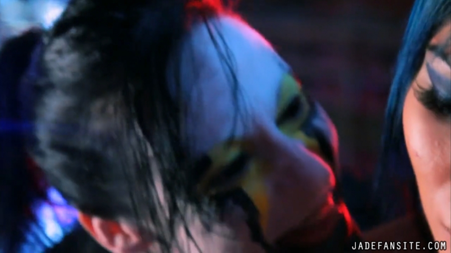 Click to view full size image
==============
Jade20161117_Still426.jpg Jade20161117_Still426.jpg