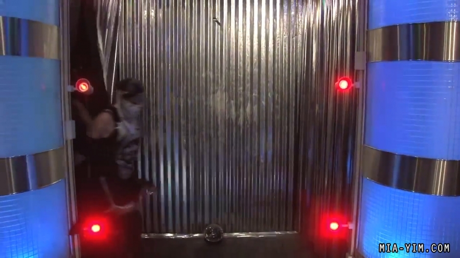 MiaBatesvsVoxExo_Still001.jpg