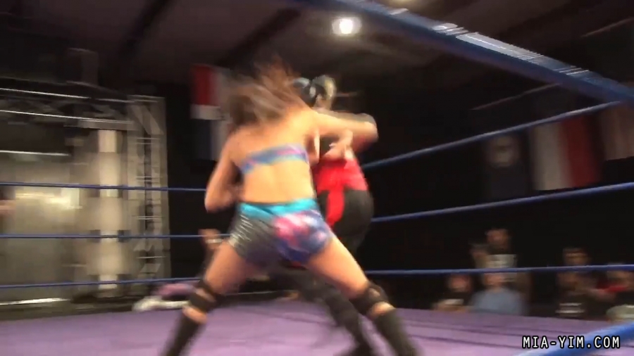 Click to view full size image
==============
MiaBatesvsVoxExo_Still779.jpg MiaBatesvsVoxExo_Still779.jpg