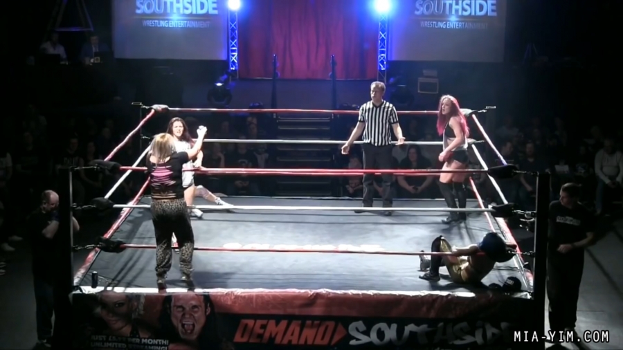 MiaSouthsideFiveWoman_Still272.jpg