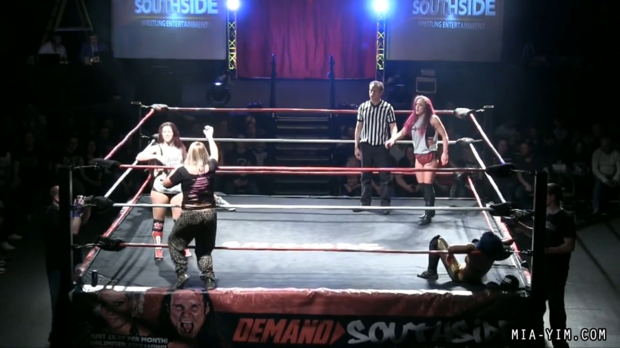 MiaSouthsideFiveWoman_Still275.jpg