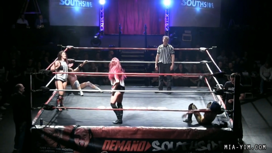 MiaSouthsideFiveWoman_Still286.jpg