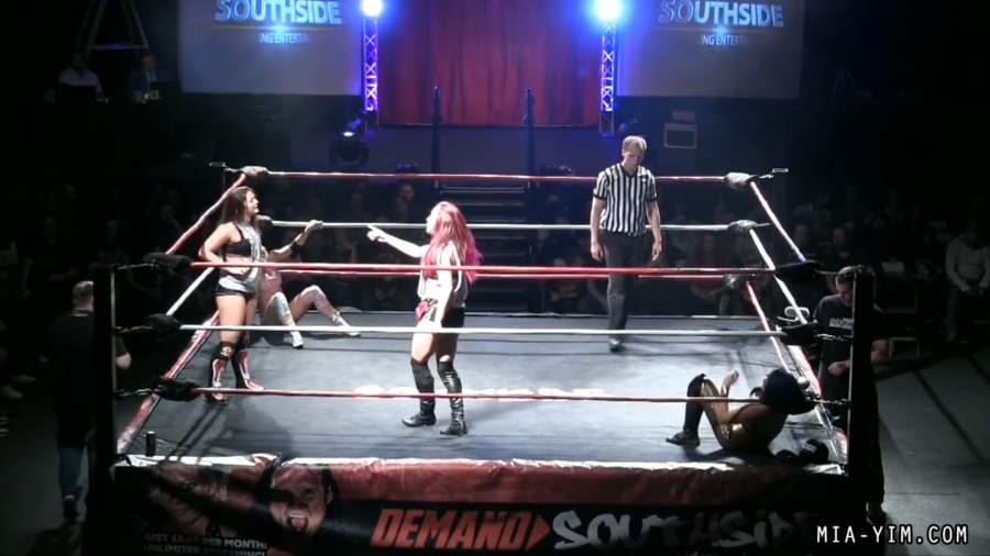 MiaSouthsideFiveWoman_Still288.jpg