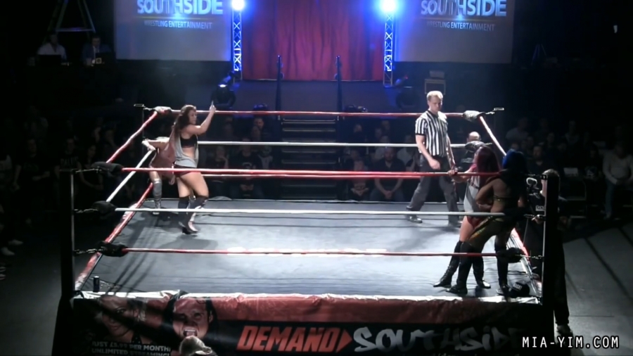 MiaSouthsideFiveWoman_Still318.jpg