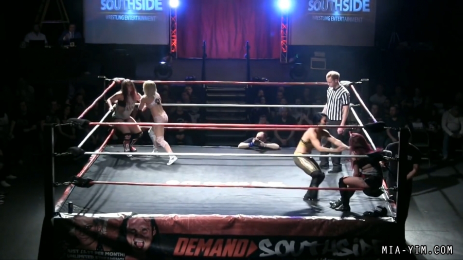 MiaSouthsideFiveWoman_Still334.jpg