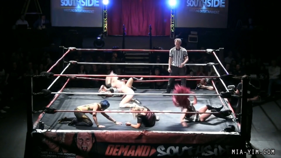 MiaSouthsideFiveWoman_Still473.jpg