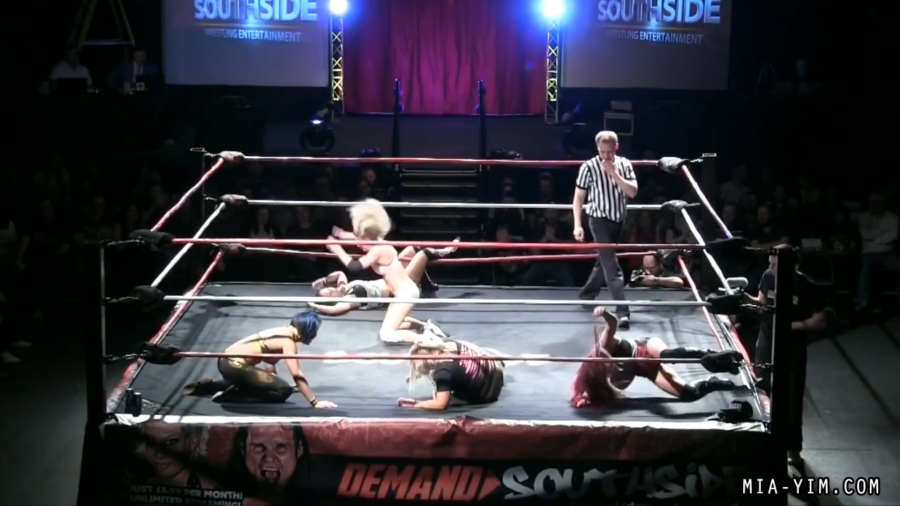 MiaSouthsideFiveWoman_Still474.jpg