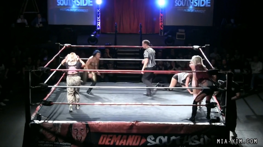 MiaSouthsideFiveWoman_Still490.jpg