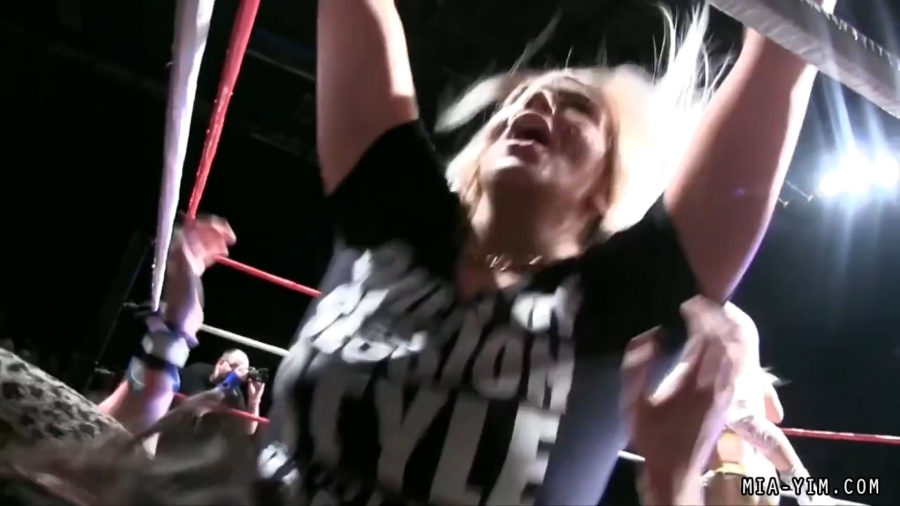 MiaSouthsideFiveWoman_Still526.jpg