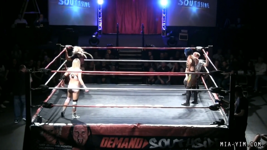 MiaSouthsideFiveWoman_Still554.jpg