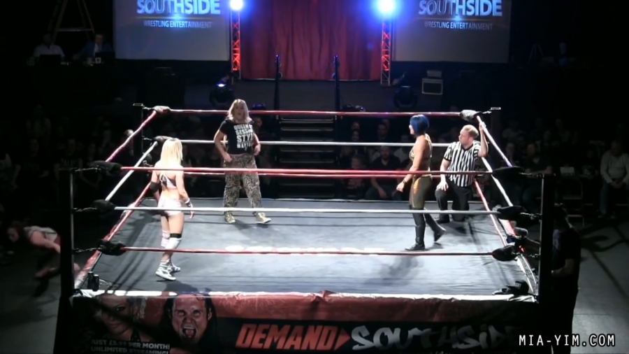 MiaSouthsideFiveWoman_Still561.jpg