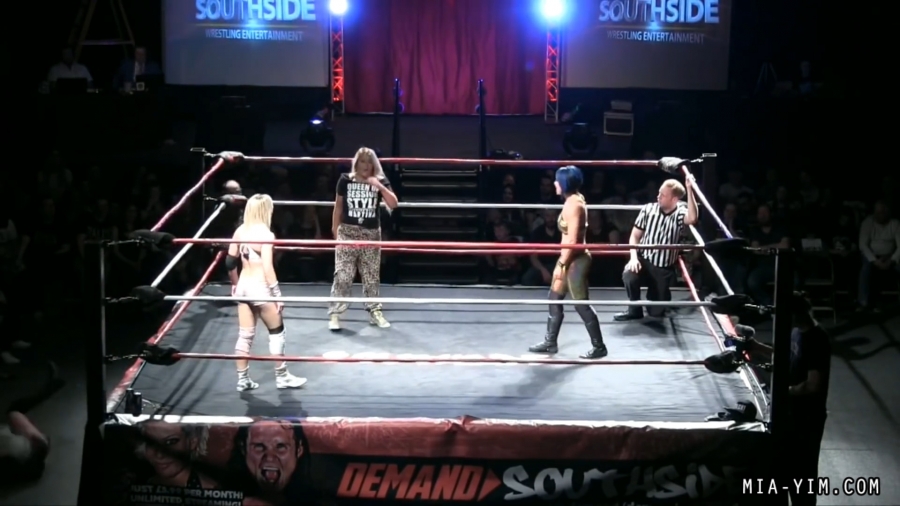 MiaSouthsideFiveWoman_Still562.jpg