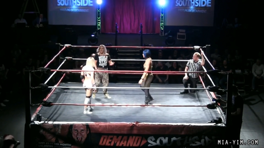 MiaSouthsideFiveWoman_Still564.jpg