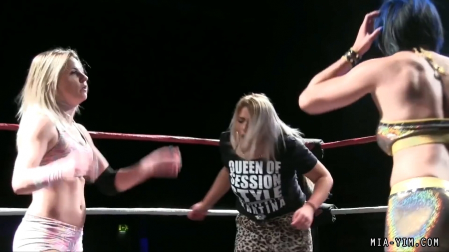 MiaSouthsideFiveWoman_Still572.jpg